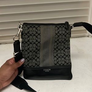 AUTHENTIC Coach crossbody bag black